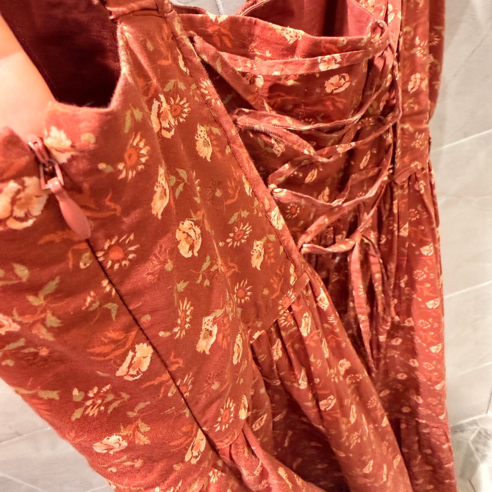 Christy Dawn Adele Dress in Red Oat Straw size Medium - Picture 11 of 13